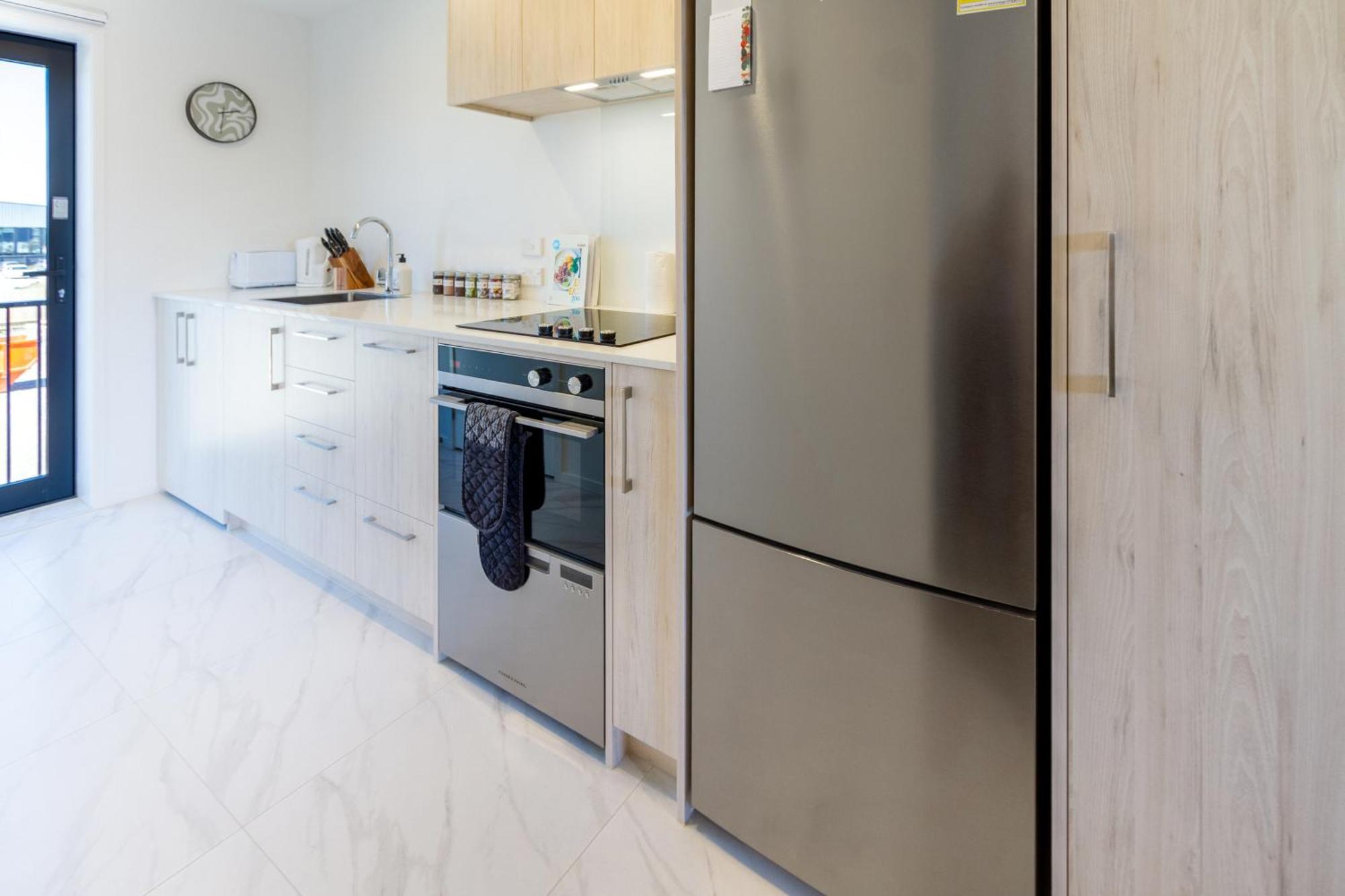 Explore From 8 Wilmer: Upper Level Cozy Studio ไครสต์เชิร์ช ภายนอก รูปภาพ