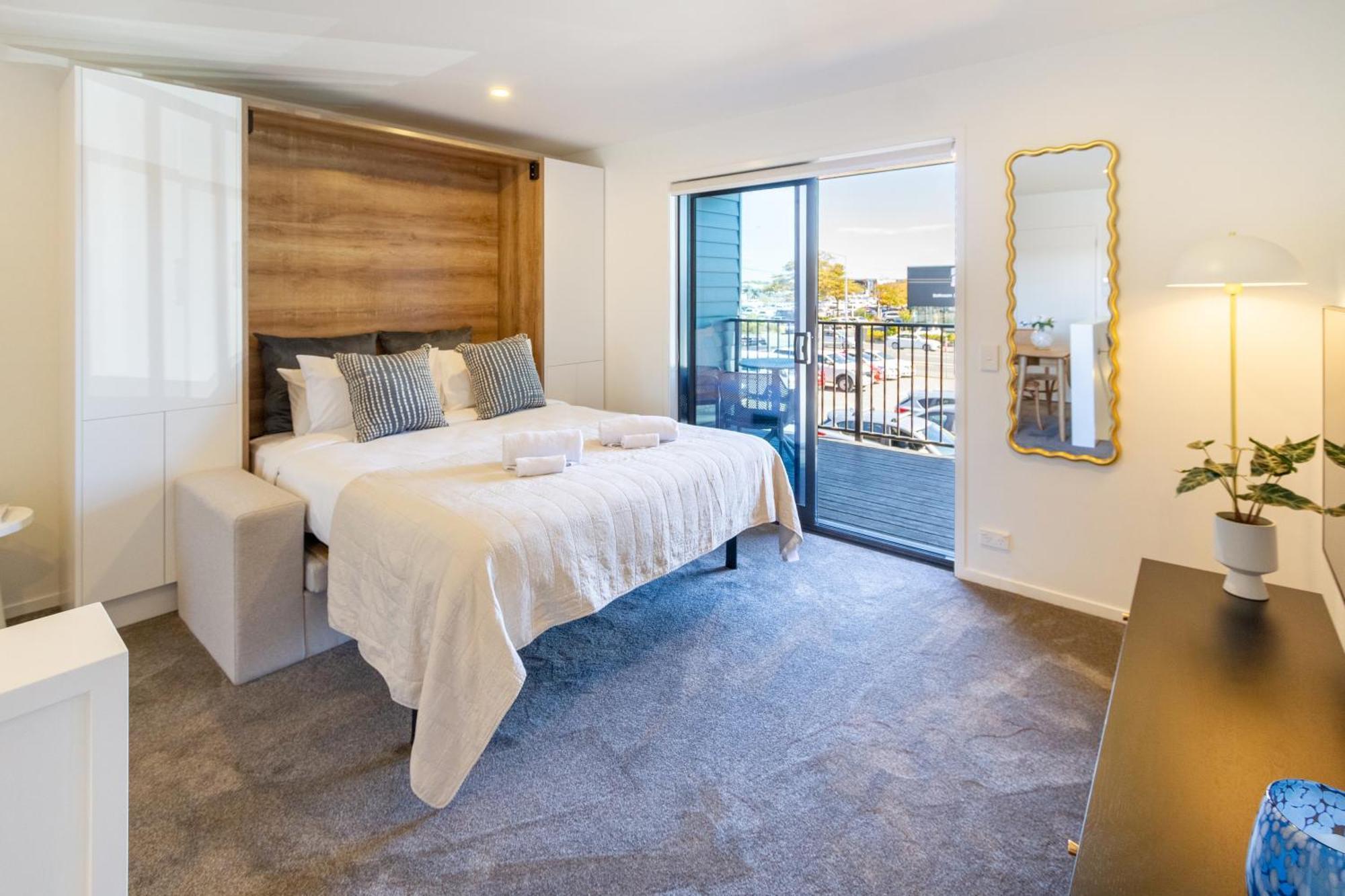 Explore From 8 Wilmer: Upper Level Cozy Studio ไครสต์เชิร์ช ภายนอก รูปภาพ
